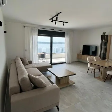Theview 3 *